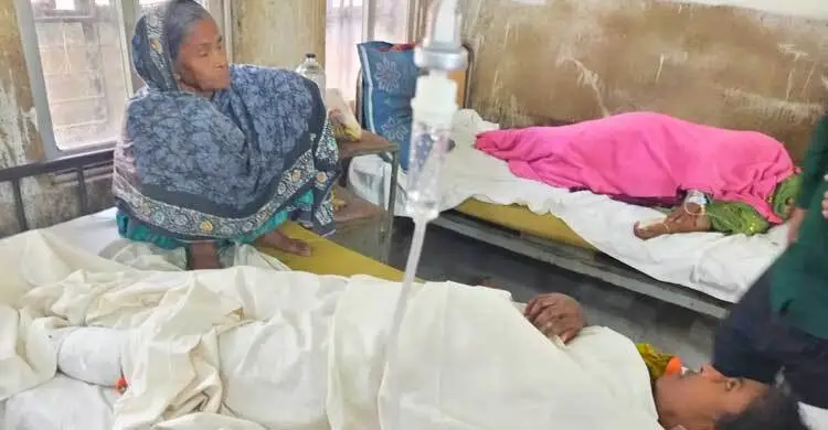 নাটোরে দুই গৃহবধূকে পিটিয়ে জখম