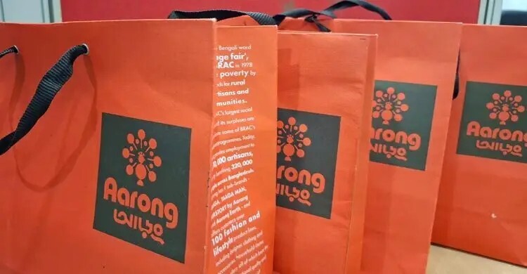 শপিং ব্যাগের দাম নেওয়া বন্ধে আড়ংকে লিগ্যাল নোটিশ