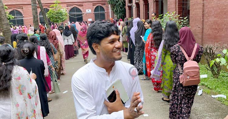 অনুমতি নিয়েই ঢুকেছি, বললেন ছাত্রদলের ভিপি প্রার্থী আবিদুল
