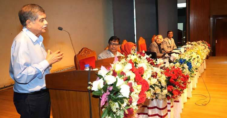 কোথাও আইন লঙ্ঘন হলে দ্রুত ব্যবস্থা নেওয়া হবে: শিক্ষা উপদেষ্টা