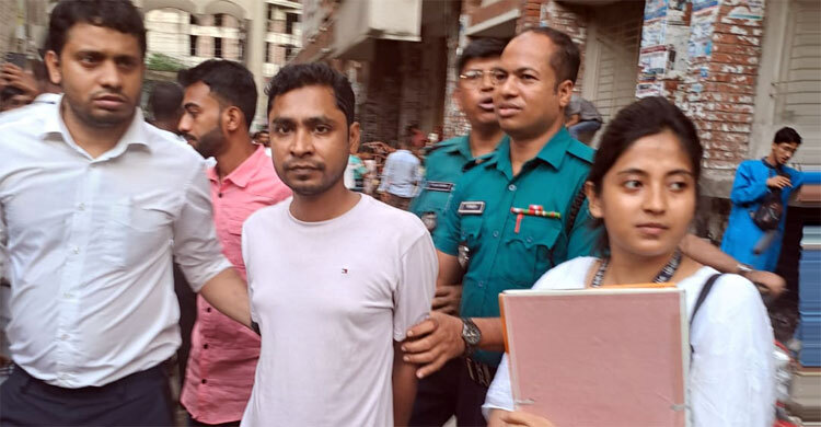 অন্তর্বর্তী সরকারের বিরুদ্ধে মিছিল, ২ ছাত্রলীগ নেতা কারাগারে