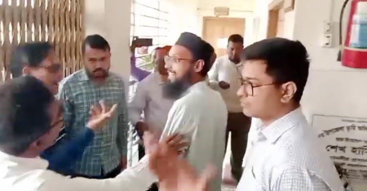 ৫ সাংবাদিককে অফিসে আটকিয়ে রাখলেন এসিল্যান্ড, জেলে পাঠানোর হুমকি 