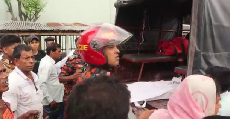 মেহেরপুরে মোটরসাইকেল নিয়ে ঘুরতে বেরিয়ে প্রাণ হারালো দুই কিশোর