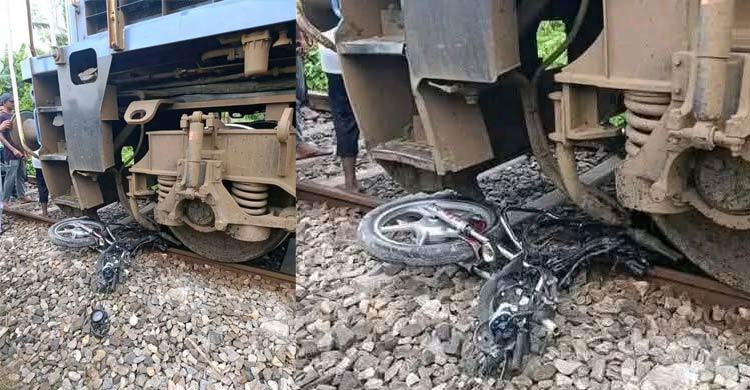 নীলফামারীতে ট্রেনে কেটে প্রাণ গেলো ২ মোটরসাইকেল আরোহীর