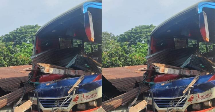 2 killed as bus, auto-rickshaw collide in Mymensingh