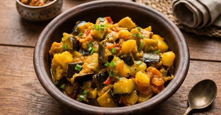 এই গরমের দুপুরে পাতে রাখুন আচারি বেগুন