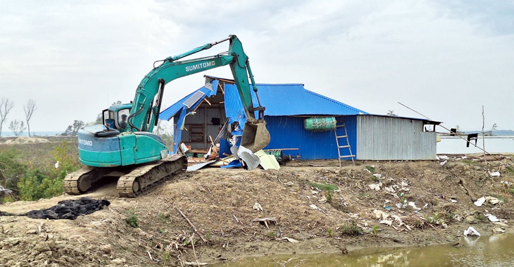 ভ্রাম্যমাণ আদালতের অভিযানে বাধা, ইউপি সদস্যের জেল