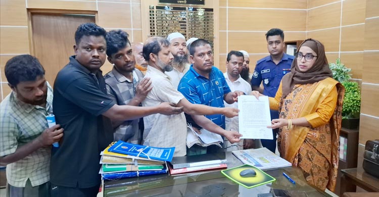 নকল সিল-সই দিয়ে গ্রাহকের অর্ধ কোটি টাকা হাতিয়ে নেওয়ার অভিযোগ
