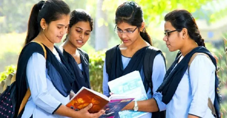একাদশে ভর্তি ফি কত, কোন কলেজে খরচ বেশি