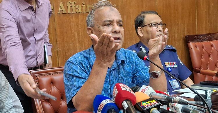 অনেক জায়গায় পূজা কমিটির মধ্যে কোন্দল রয়ে গেছে