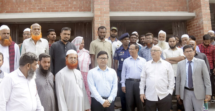 অতীতে অনেক আশ্রয়কেন্দ্র নিচু ও বন্যাপ্রবণ স্থানে নির্মাণ হয়েছে