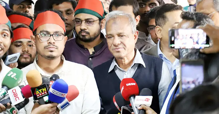 হামলাকারীদের নিয়ে স্বরাষ্ট্র উপদেষ্টা, ‘সবকিছু এখানে বলা যাবে না’