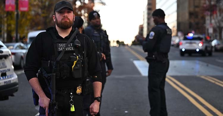 ওয়াশিংটনে হামলার ঘটনায় আফগান নাগরিকদের অভিবাসন স্থগিত