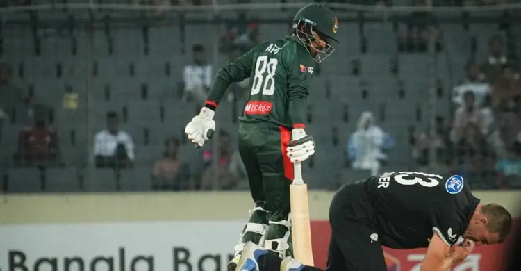 কাঠখড় পুড়িয়ে দলে ফেরা আফিফের ব্যাটিংয়ে এ কেমন ‘চোখের যন্ত্রণা’!