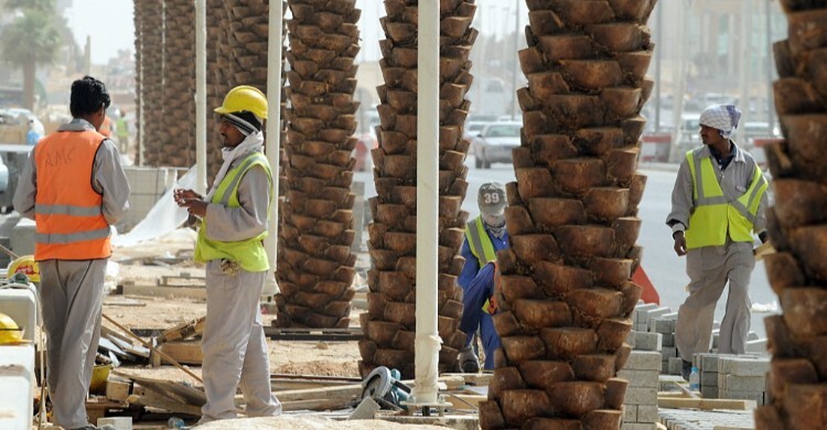 মধ্যপ্রাচ্যে বিদেশি শ্রমিকরা কোথা থেকে আসেন, বাংলাদেশির সংখ্যা কত?
