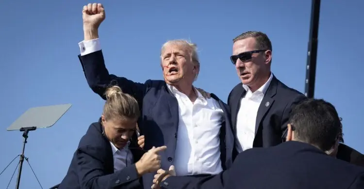 একের পর এক হত্যাচেষ্টা: যেভাবে রক্ষা পেয়েছেন ট্রাম্প