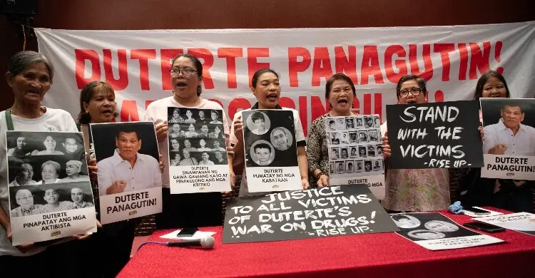বিচারবহির্ভূত হত্যা: ফিলিপাইনের সাবেক প্রেসিডেন্টের বিচার শুরু