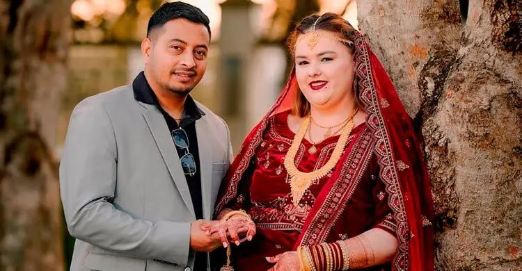 সফটওয়্যার ইঞ্জিনিয়ার আফ্রিকান তরুণীকে বিয়ে করে দেশে এলেন সজীব