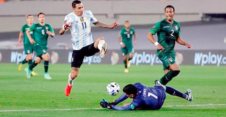 মেসিকে ছাড়াই লা পাজে বলিভিয়াকে উড়িয়ে দিলো আর্জেন্টিনা