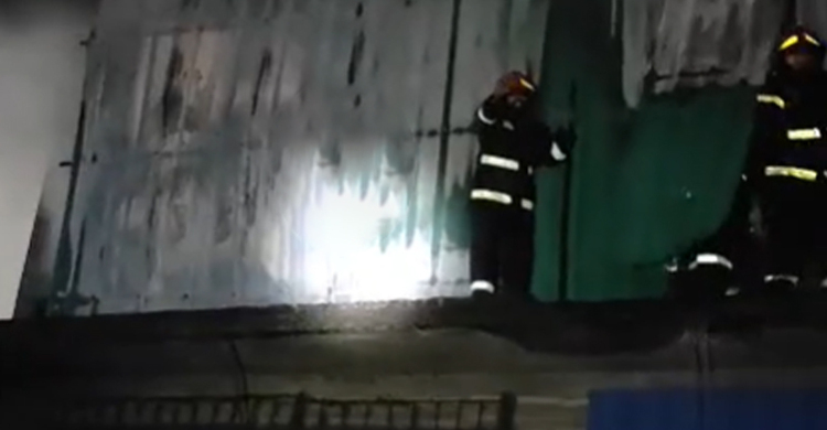 গুলিস্তানে বহুতল ভবনের আগুন নিয়ন্ত্রণে