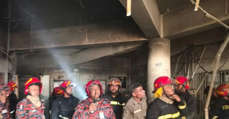 শাহবাগে বাংলাদেশ মেডিকেল বিশ্ববিদ্যালয় হাসপাতালে অগ্নিকাণ্ড