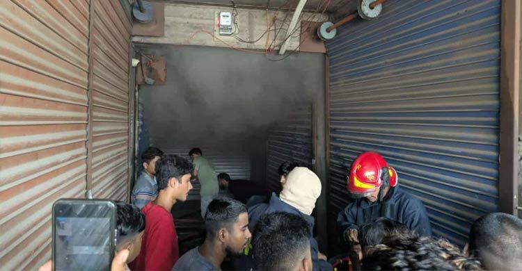 গুলিস্তান সুন্দরবন স্কয়ার মার্কেটে আগুন, নিয়ন্ত্রণে ১১ ইউনিট