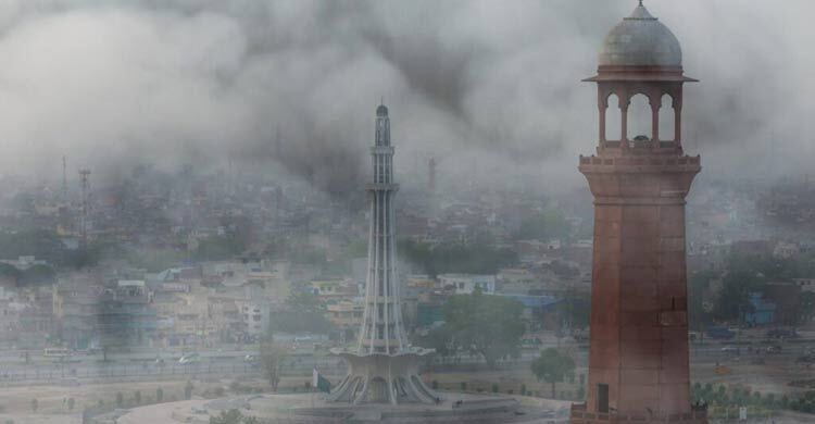 বায়ুদূষণের শীর্ষে লাহোর, দিল্লি ২ নম্বরে