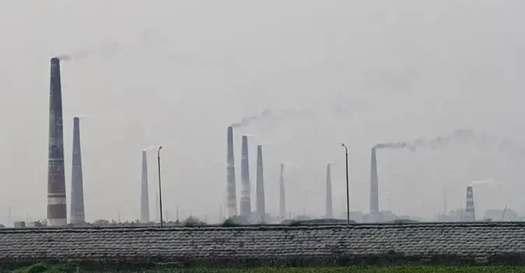 বায়ুদূষণের শীর্ষে আজ ঢাকা, দিল্লি দ্বিতীয়