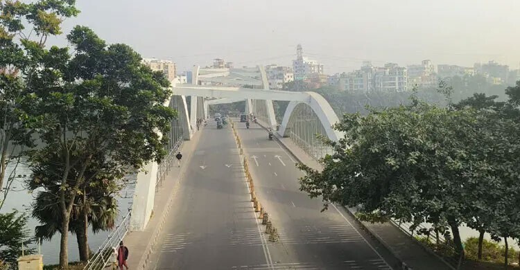বায়ুদূষণের শীর্ষে আজ দিল্লি, ঢাকার কিছুটা অবনতি