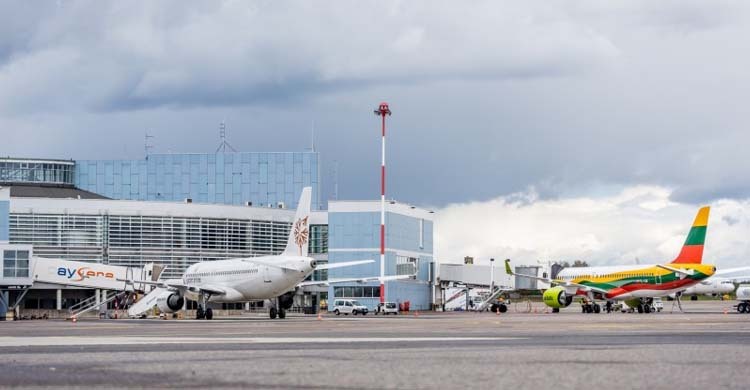 গ্যাসবেলুন দিয়ে সিগারেট পাচার, বন্ধ লিথুনিয়ার বিমানবন্দর