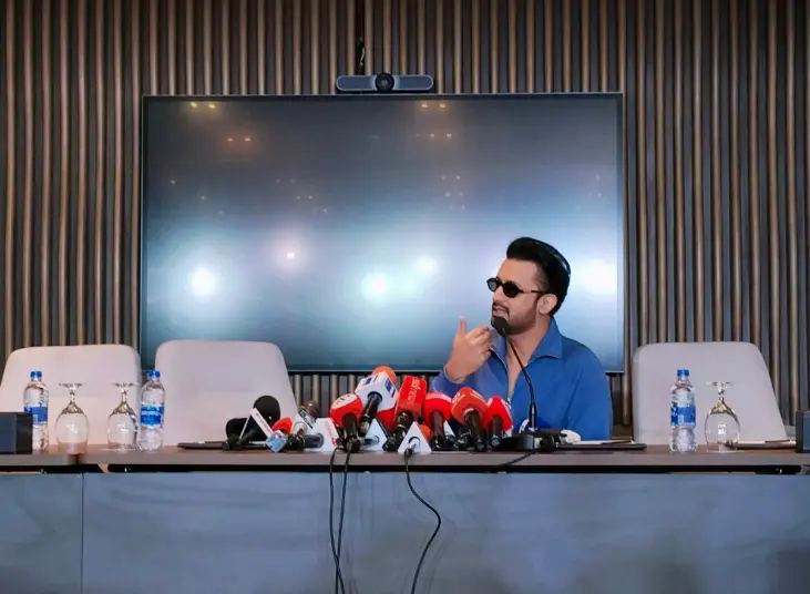 বাংলাদেশে এসেই বড় ঘোষণা আতিফ আসলামের
