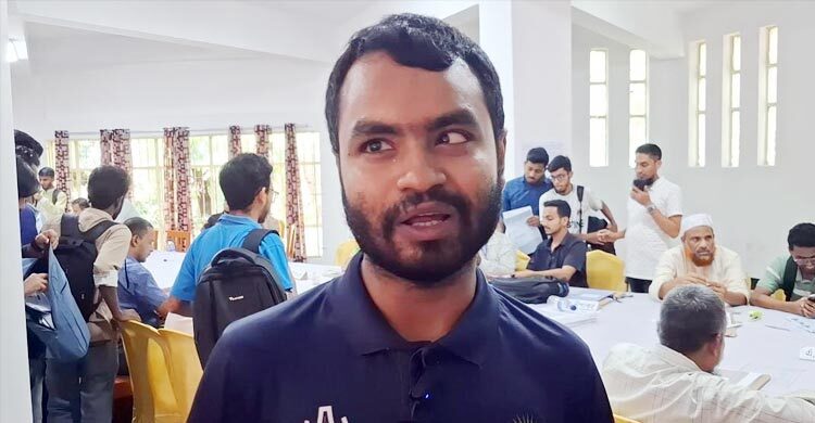 চাকসুতে শিবিরের প্যানেলে লড়বেন দৃষ্টিপ্রতিবন্ধী আকাশ দাশ