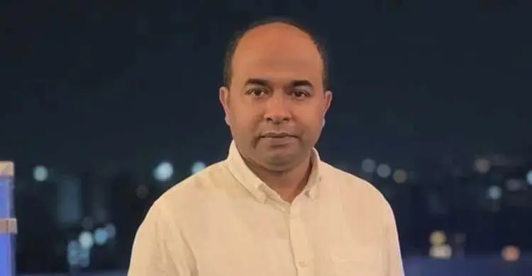 Akbar resigns as Press Minister in London