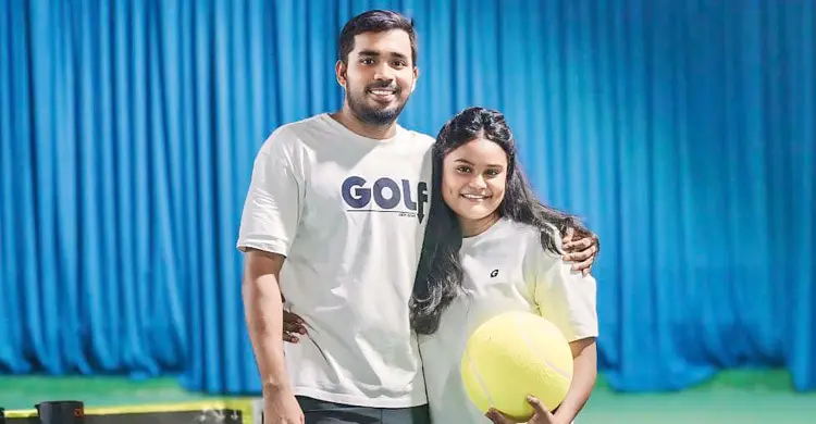 ভক্তকে বিয়ে করছেন সাফজয়ী ফুটবলার আঁখি