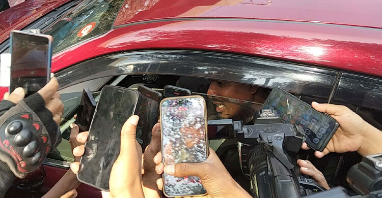 শপথ নিতে সংসদ ভবনে আখতার হোসেন