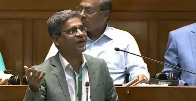 চানাচুর বড়রাও খায়, অন্য কিছু খাওয়ার পর