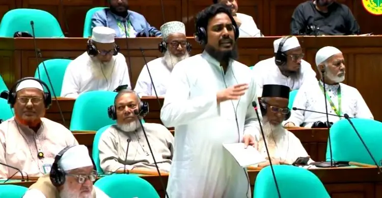 চার মাসে দেশকে আরও এক লাখ কোটি টাকার ঋণের জালে বেঁধেছে সরকার