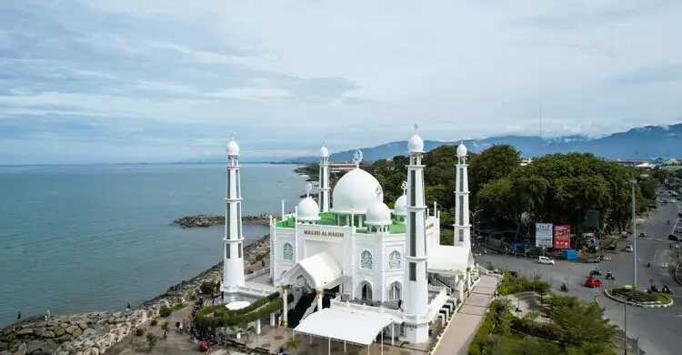 রেগে গেলেও সংযত থাকা মুমিনের বৈশিষ্ট্য