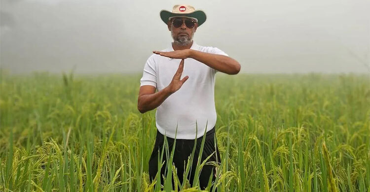 ধানক্ষেতে রিভিউ আবেদন করে আলোচনায় বিএনপি নেতা আলাল