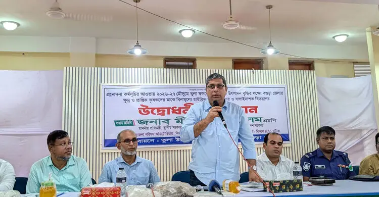 তুলার উৎপাদন বাড়াতে কাজ করছে সরকার