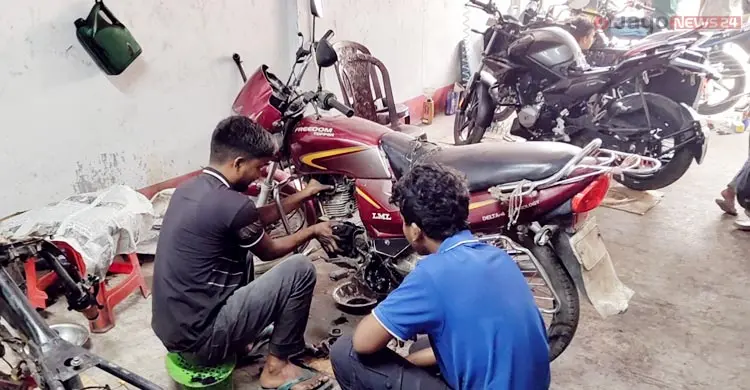 বেকার যুবকদের পথ দেখাচ্ছেন উদ্যোক্তা আল-আমিন