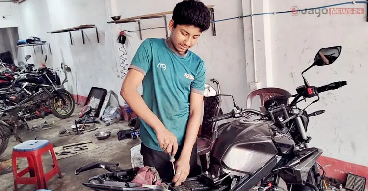 বেকার যুবকদের পথ দেখাচ্ছেন উদ্যোক্তা আল-আমিন