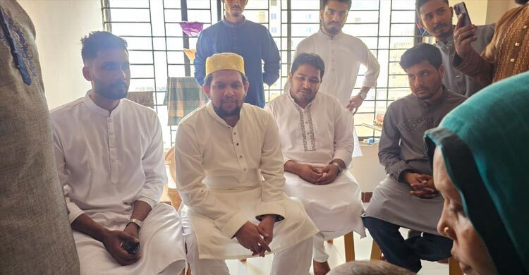 Mahfuj meets July uprising martyr Sumaiya’s family