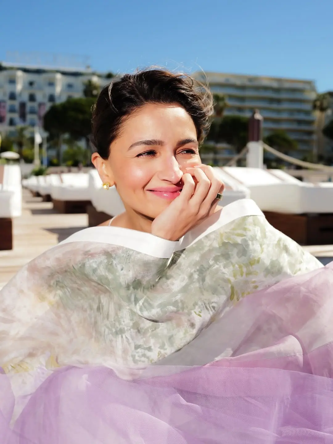 Alia in a fairytale atmosphere at Cannes, viral 'Princess Glamour