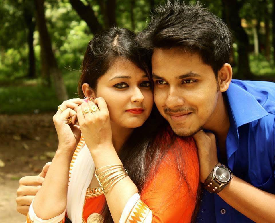 অভিনেতা জাহের আলভী ও তার স্ত্রী ইকরা