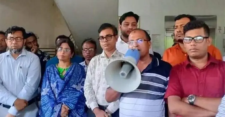 হলের সেশন ফি হাজার টাকা কমানোর আশ্বাস, আন্দোলন স্থগিত