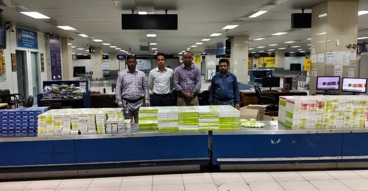 শাহ আমানতে সাড়ে ১৮ লাখ টাকার সিগারেট ও প্রসাধনী জব্দ