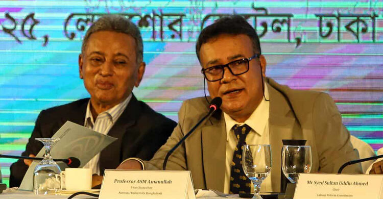 এআই দিয়ে পরীক্ষা দিচ্ছে শিক্ষার্থীরা আর চা খাচ্ছেন প্রিন্সিপাল