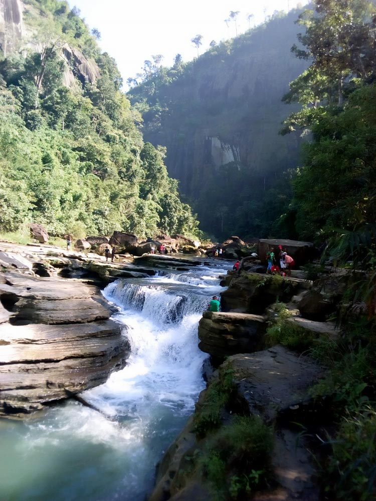 থানচিতে লাগামহীন নৌ-সিন্ডিকেট, ধ্বংসের মুখে পর্যটন সম্ভাবনা