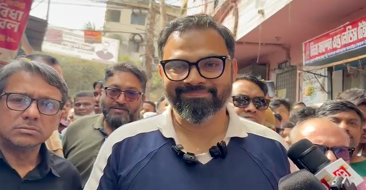 গুপ্তভাবে রাতের অন্ধকারে গিয়ে টাকা দিচ্ছে: আমিনুল